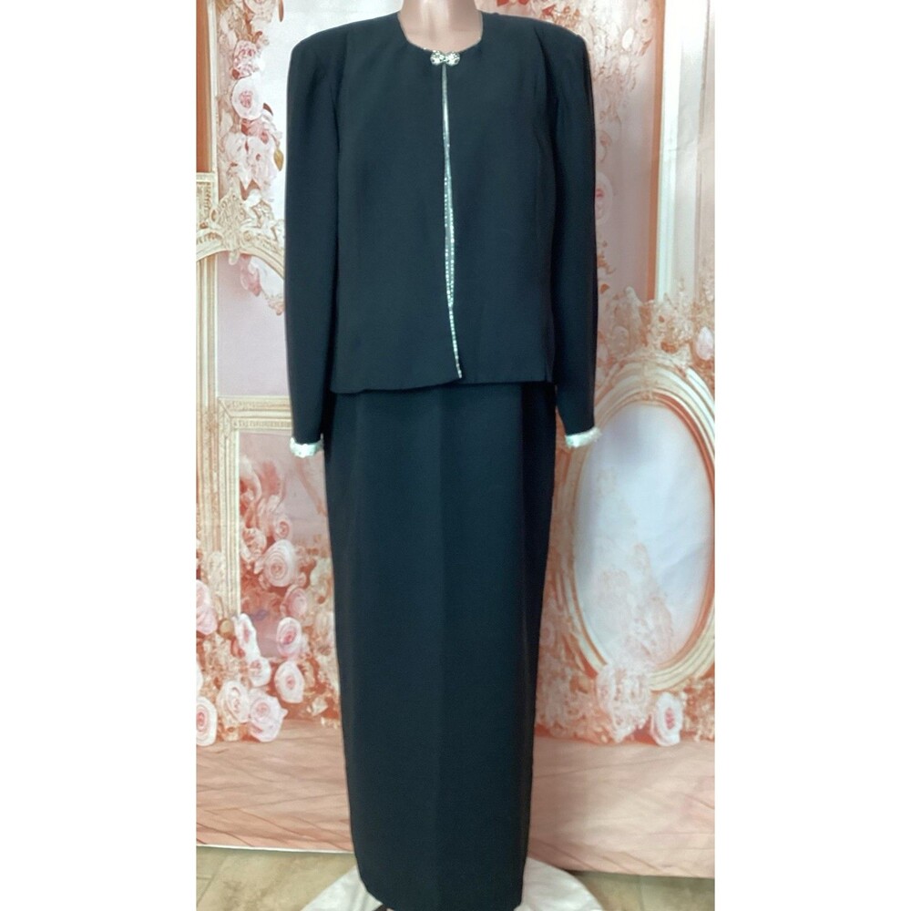 R&M RICHARDS by Karen Kwong Long Formal Dress/jacket Black & White Beaded  14
